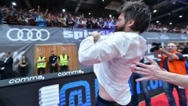 H Σάσαρι κατέκτησε το FIBA Europe Cup και ο Ποτζέκο τρελάθηκε και... ξεγυμνώθηκε! (pics)
