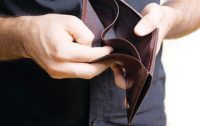 έλλειψη-ρευστότητας-«πνίγει»-την-πραγματική-οικονομία-200x126.jpg