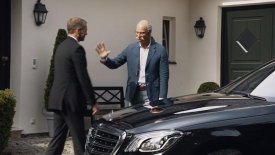 9d14t0mk_bmws-goodbye-to-mercedesbenz-ceo-dieter-zetsche_625x300_24_may_19.jpgitoksh_O-VNr