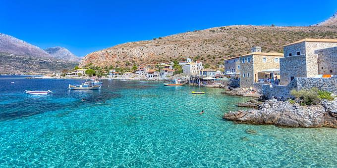 792690-parathalassia-peloponisos_680_351980_624B3A