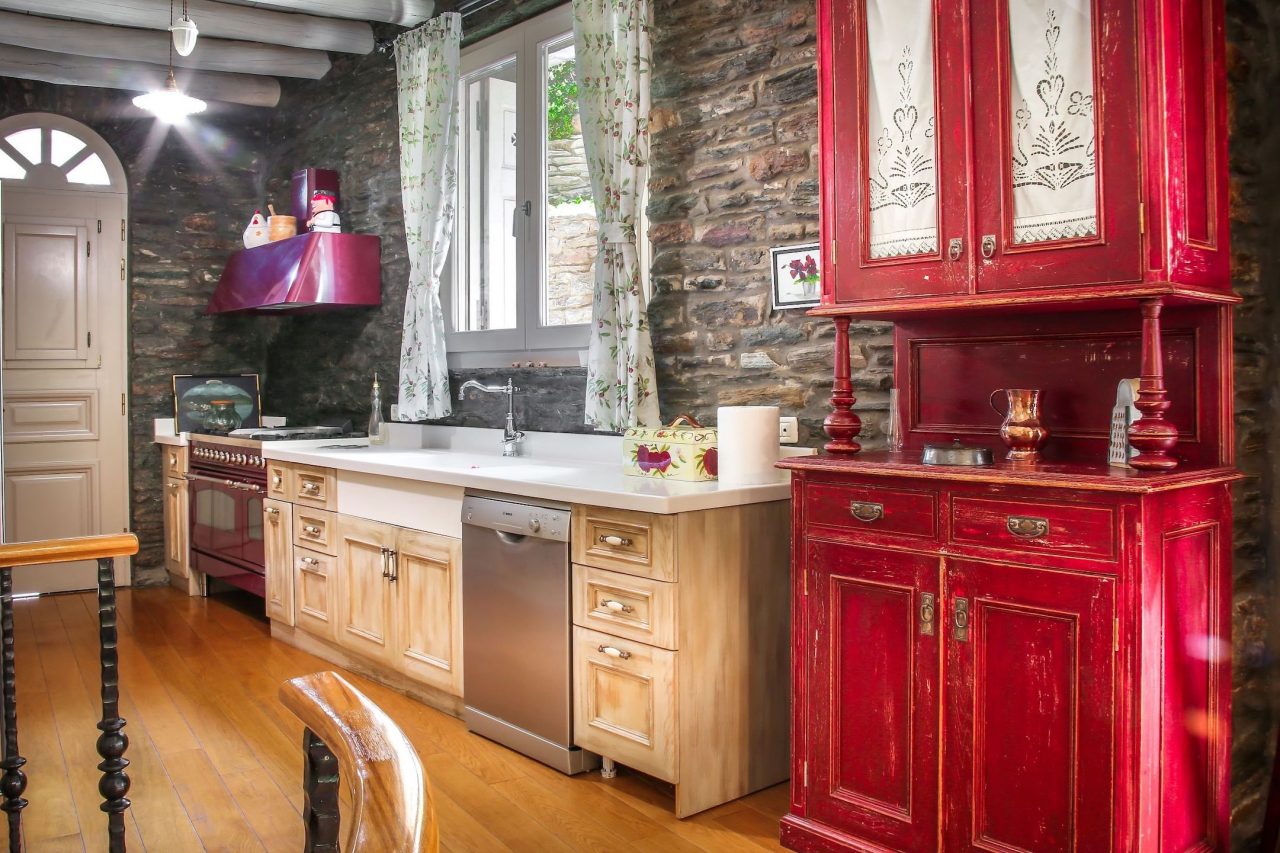 200214114944_diana_sothebys_11-1280x853