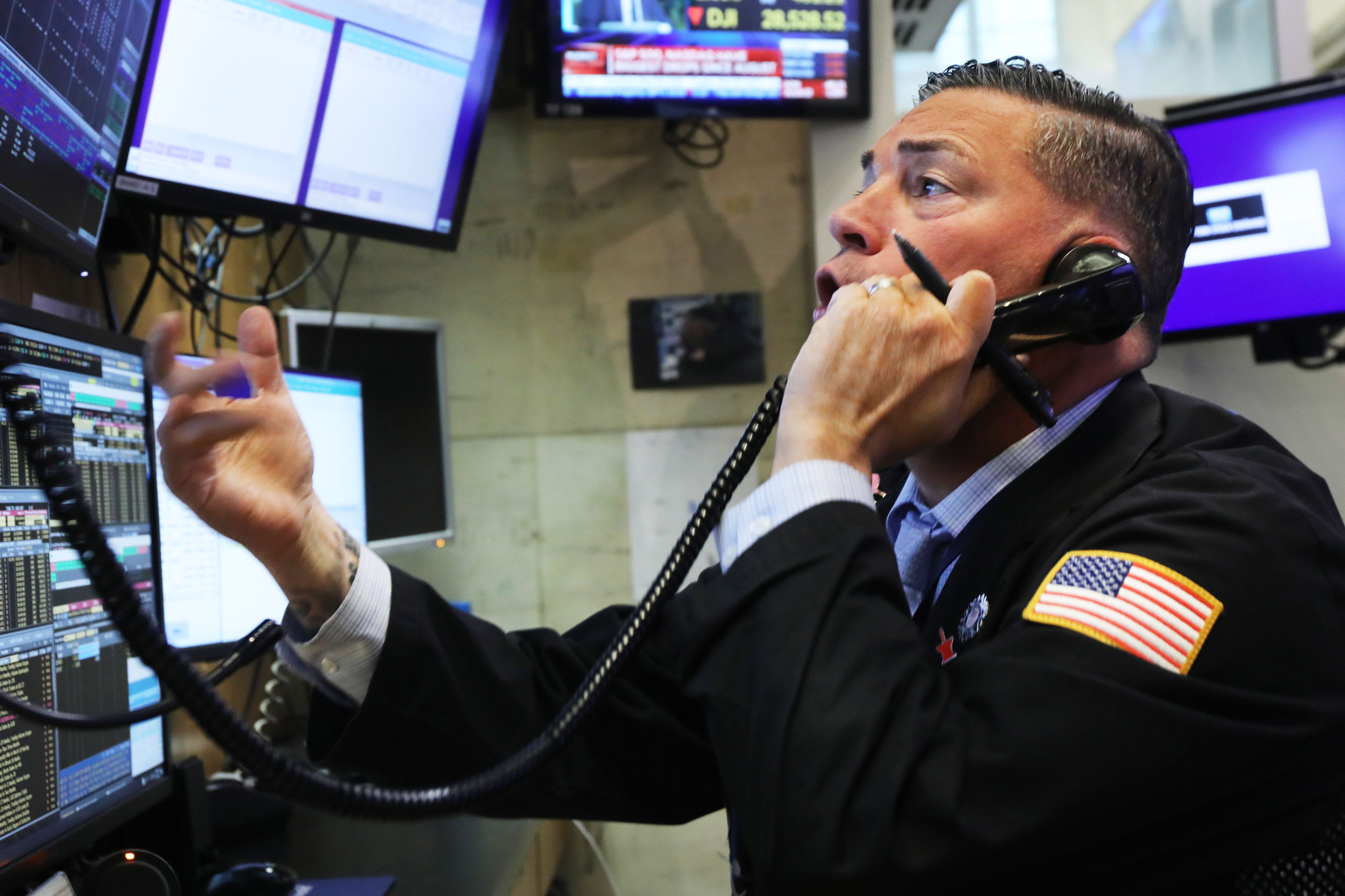 106357069-1580139863038trader