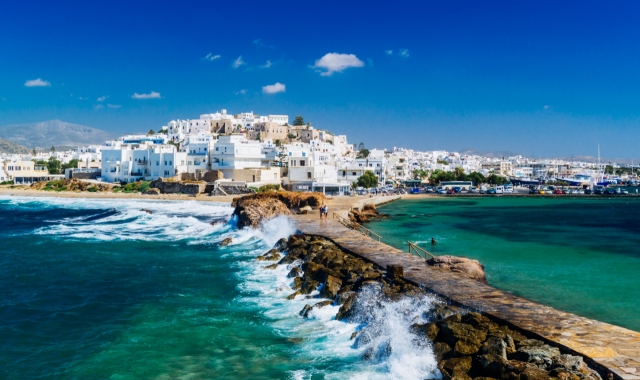 naxos-port-sea-waves-blue-sky-holidays-ferry-tickets