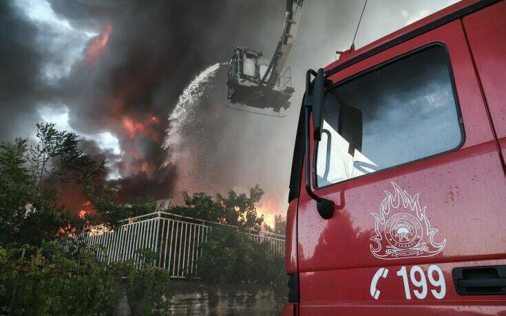 ÌÅÔÁÌÏÑÖÙÓÇ ÐÕÑÊÁÃÉÁ ÓÅ ÅÑÃÏÓÔÁÓÉÏ ÐËÁÓÔÉÊÙÍ (EUROKINISSI/ ÂÁÓÉËÇÓ ÑÅÌÐÁÐÇÓ)