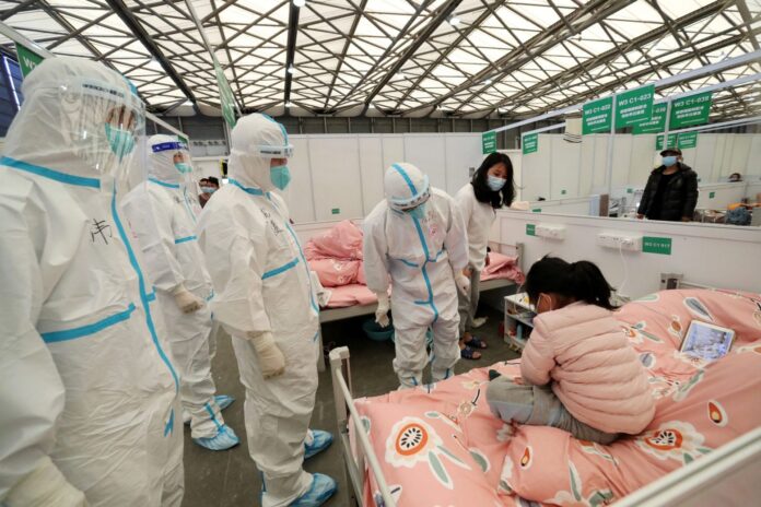 2022-04-10T101155Z_621524523_RC2CJT916XV1_RTRMADP_5_HEALTH-CORONAVIRUS-CHINA