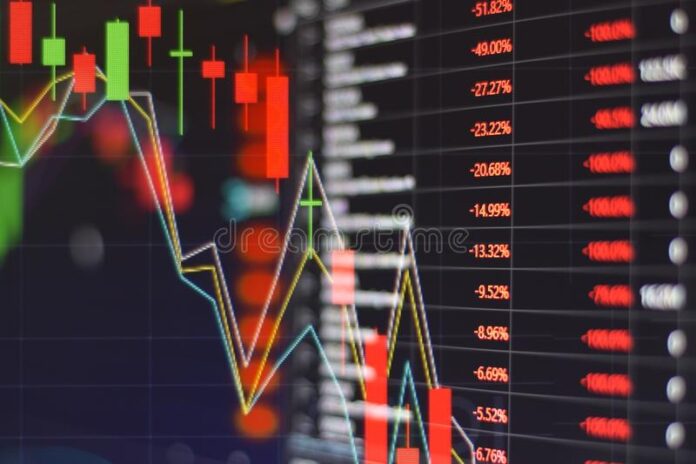 red-stock-market-graph-be-monitor-chart-investment-trading-exchange-screen-night-time-153904066