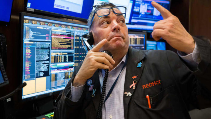 107140651-1666731621929-NYSE-Traders-OB-20221025-CC-PRESS-3