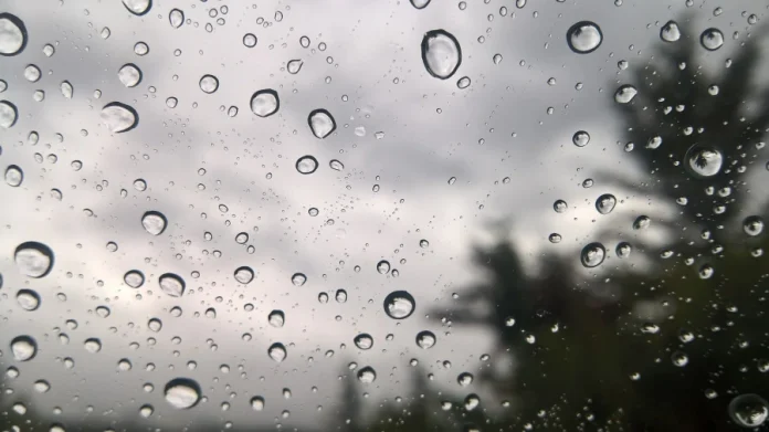 rain-drops-on-window-1827098_1920