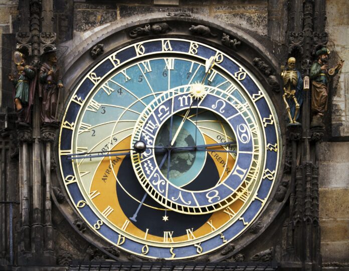 f30f7238196b7085550560af48583e01-astronomical-clock