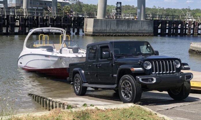 210331231605_jeep-boat-1980-1024x614