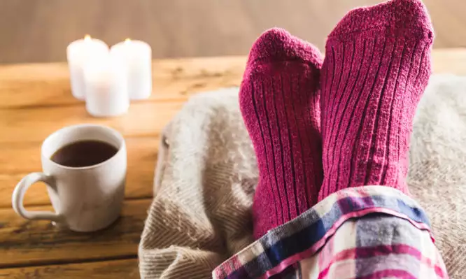 Winter-cold-feet-wool-666x399