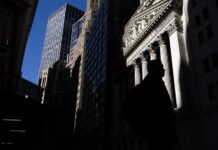 Wall Street: Κόκκινα ταμπλό και τριήμερο σερί απωλειών για Dow