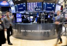 Wall Street: Νέο ρεκόρ για τον Dow Jones σπάζοντας το “φράγμα” των 48.000 μονάδων