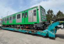 Ηλεκτρικός (Κηφισιά – Πειραιάς): Έφτασε στην Αθήνα το πρώτο ανακατασκευασμένο βαγόνι