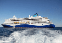 Μετά από 47 ημέρες «ομηρίας» το Celestyal Discovery προσεγγίζει για έξοδο τα Στενά του Ορμούζ